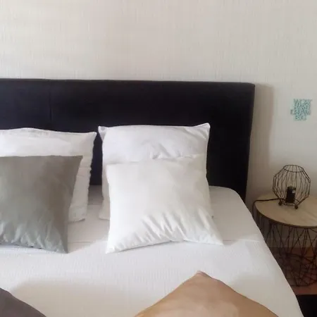 Les Cocons De Stephanie Vue Sur D'allier Apartman *